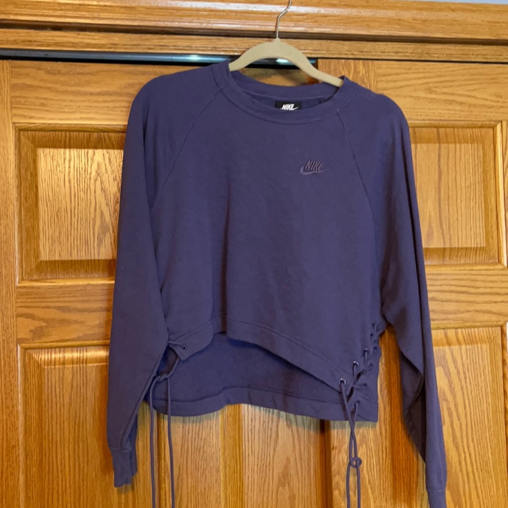 cropped nike sweatshirt